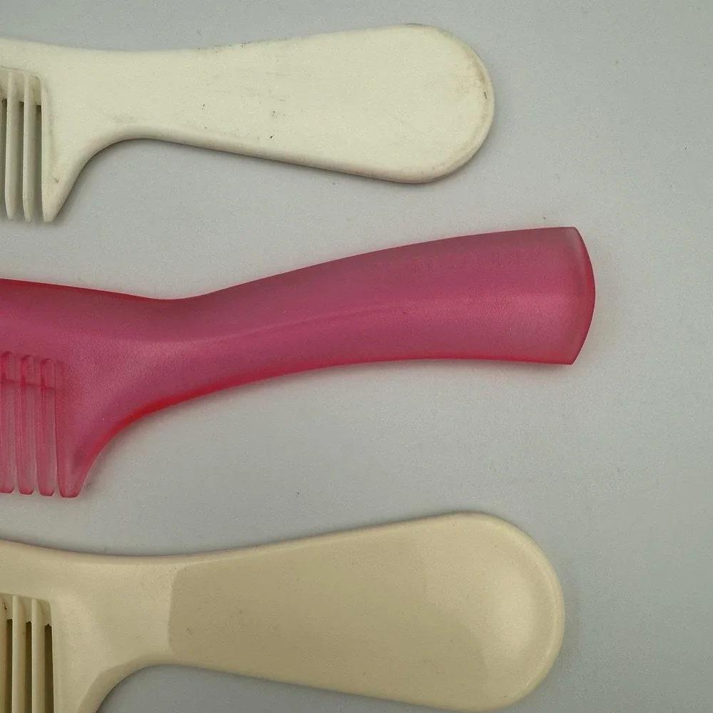 3 Vintage Estee Lauder Pocket Comb Combs‎ Off-White, Pink, Ivory